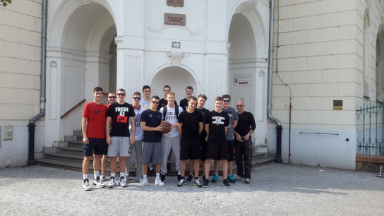 Družstvo basketbalistů Gymnázia Bohumila Hrabala v Nymburce