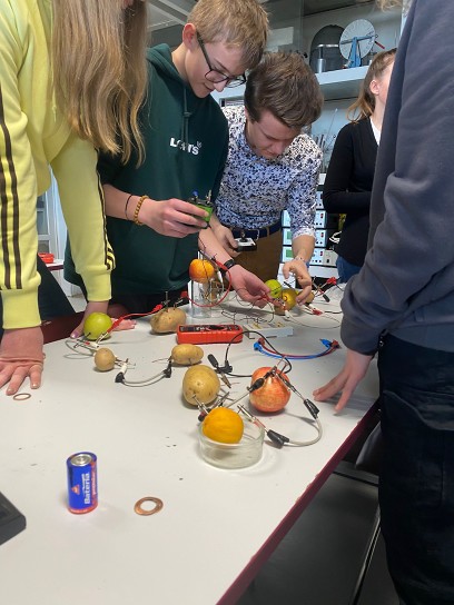 Projektový den B. Hrabala - Fyzika 6