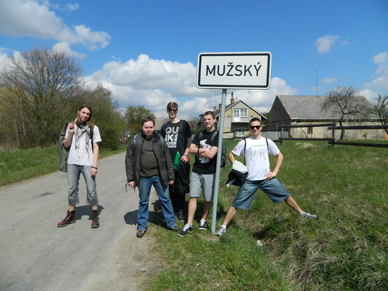 V jedné pohlavně striktně vyhraněné vísce