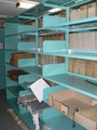 depozitář - místo uložení archiválie (domyslete si silný pach NH3)